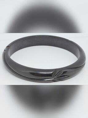 Carved Leaf Black Bakelite Bangle Bracelet